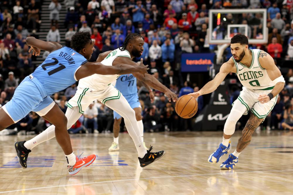 切尔西上赛季财报：税前利润1.284亿镑，收入降至4.685亿镑.