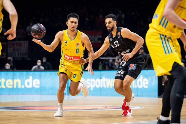 规定时间未完成注册！西甲官网已将奥尔莫和保-维克托移出巴萨名单