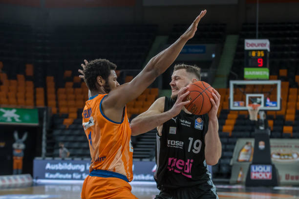 更多市场渠 更多市场渠