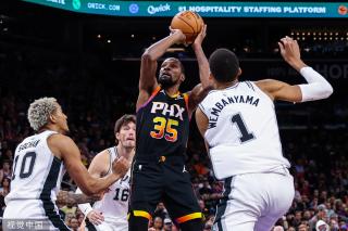 中脱颖而出 中脱颖而出